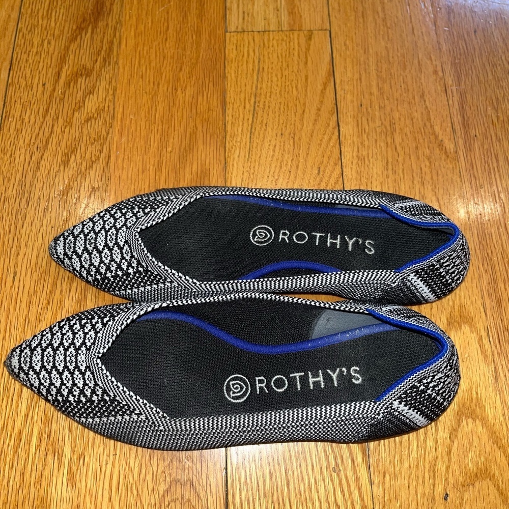 RARE Retired Rothy's The Point Python Flats- size 7.5 - Picture 3 of 6